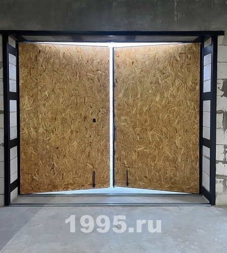 Ворота с плитами OSB внутри